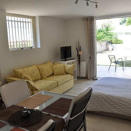 Cosy Studio With Garden / Individual Apartment Ateny Zewnętrze zdjęcie