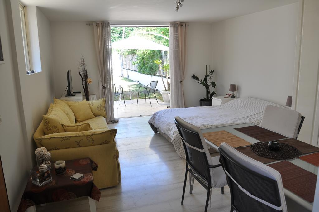 Cosy Studio With Garden / Individual Apartment Ateny Zewnętrze zdjęcie