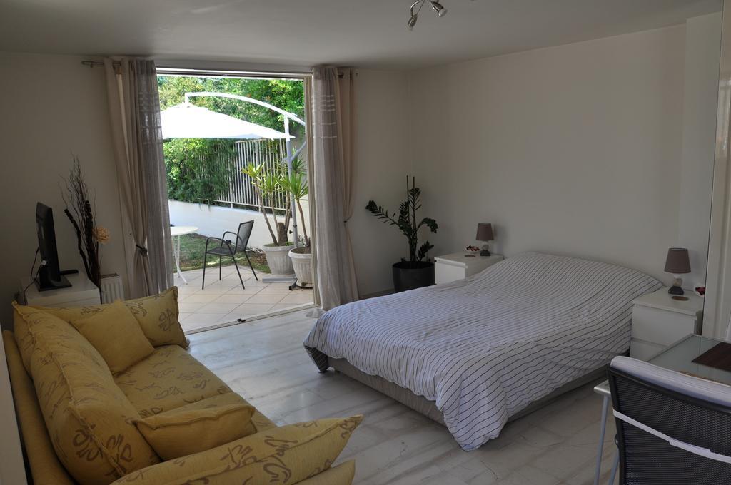 Cosy Studio With Garden / Individual Apartment Ateny Zewnętrze zdjęcie