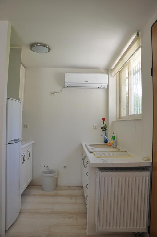 Cosy Studio With Garden / Individual Apartment Ateny Zewnętrze zdjęcie